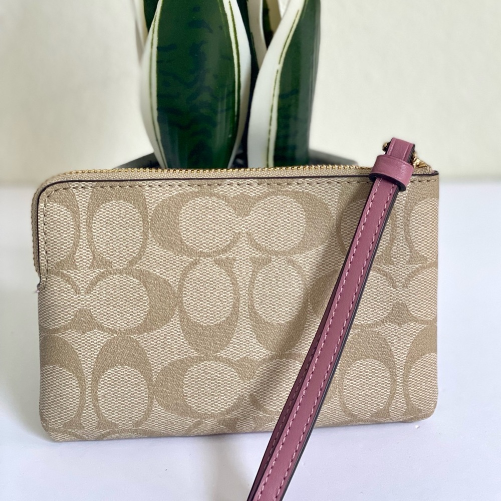 Corner Zip Wallet Wristlet - Picture 9 of 10